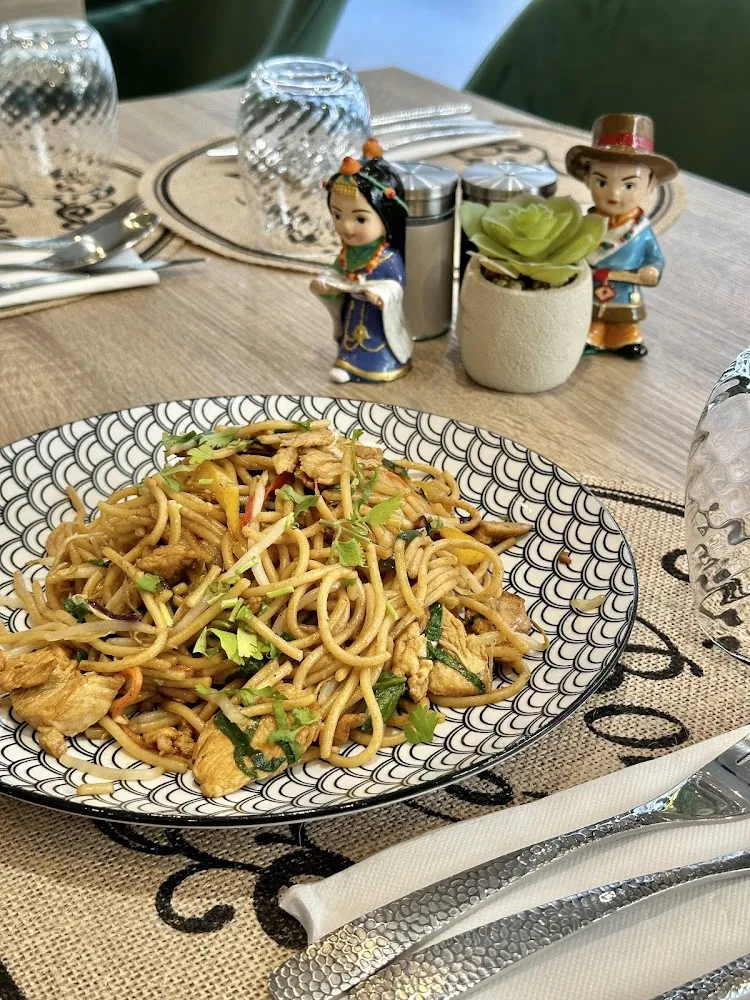 Nouilles Sautées Au Poulet